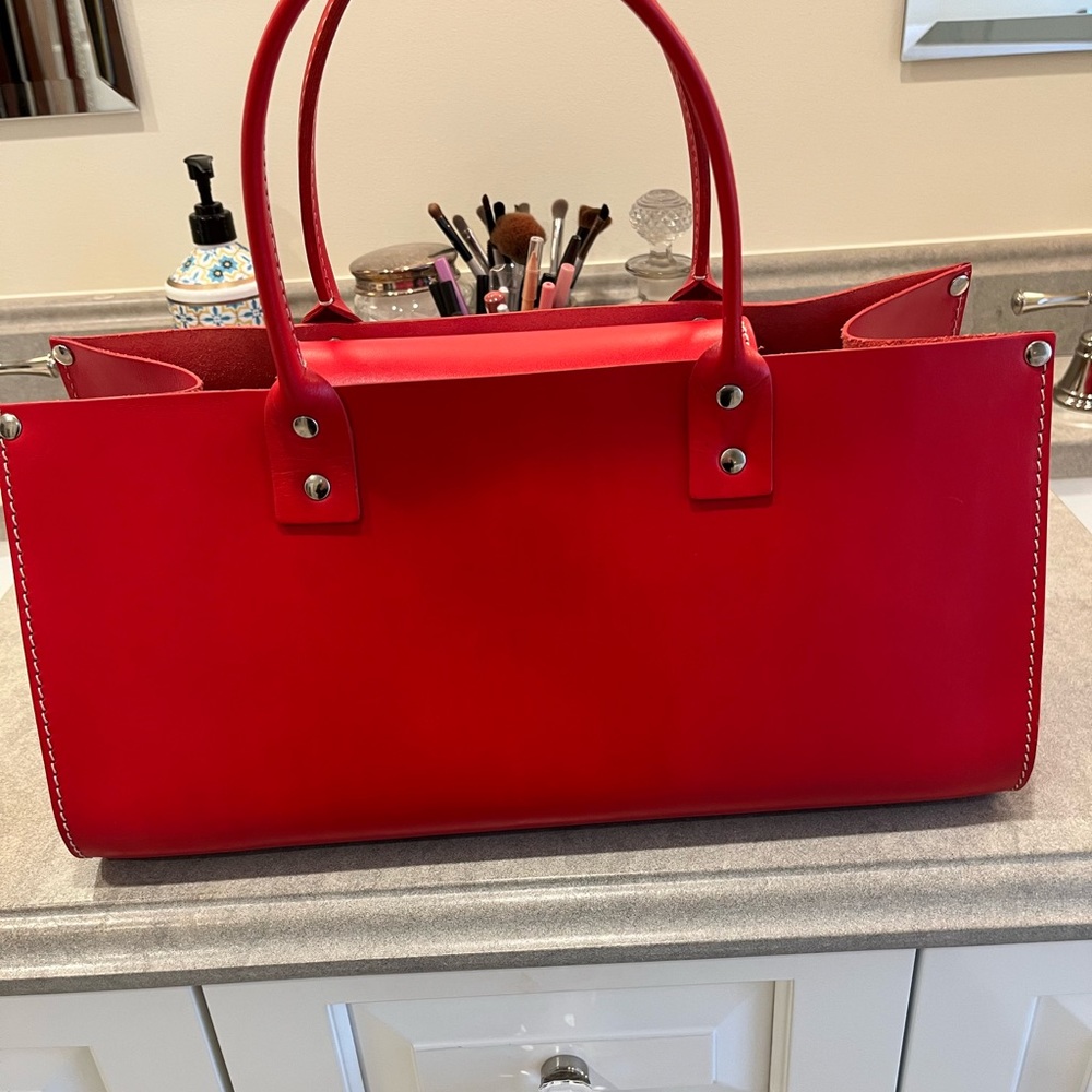 ❤️FINAL REDUCTION❤️. PRICE FIRM.
Vintage Kate Spade Handbag